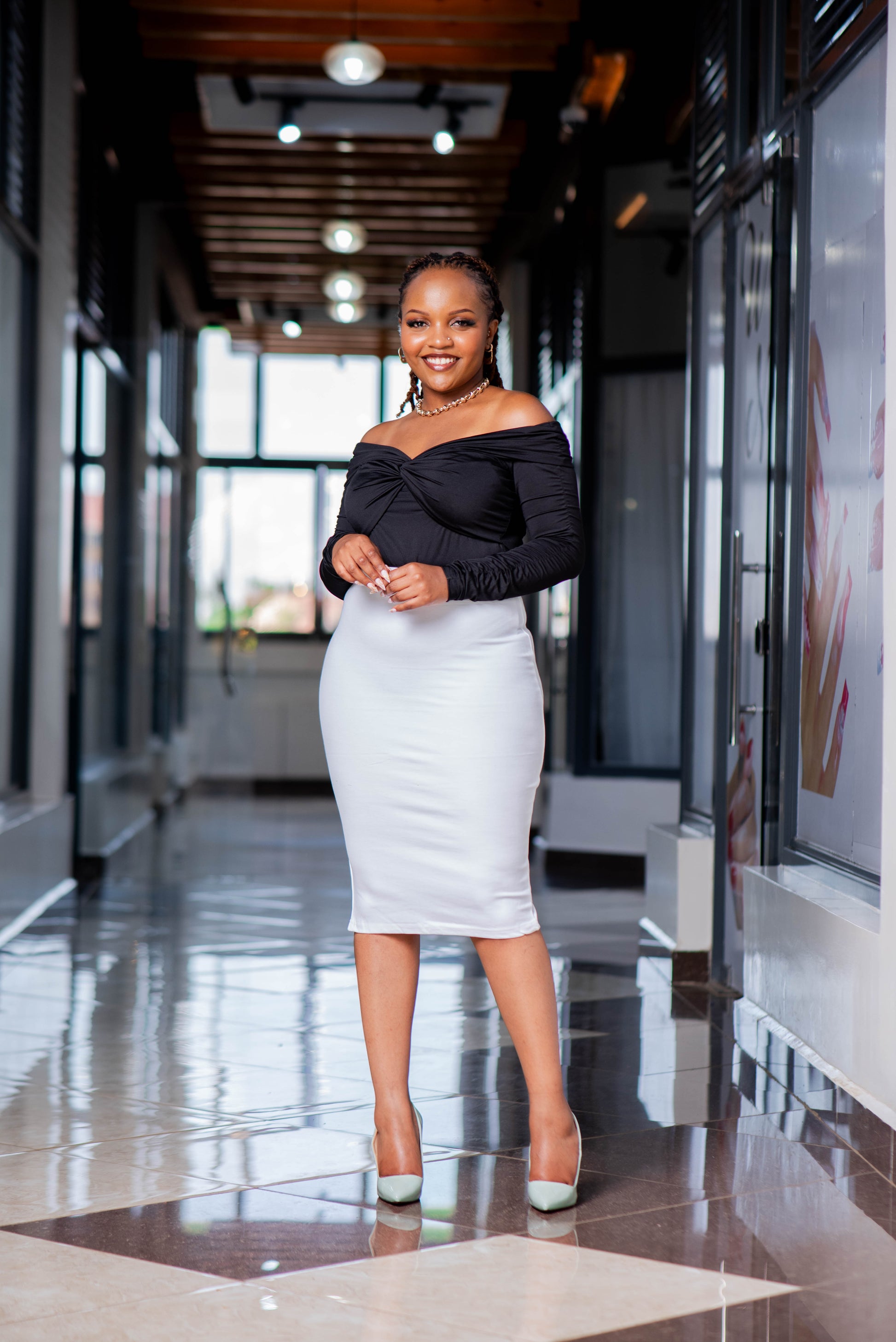 MIDI BANDAGE SKIRTS